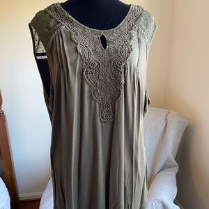 Danielle Rainn sleeveless top with Swiss dots